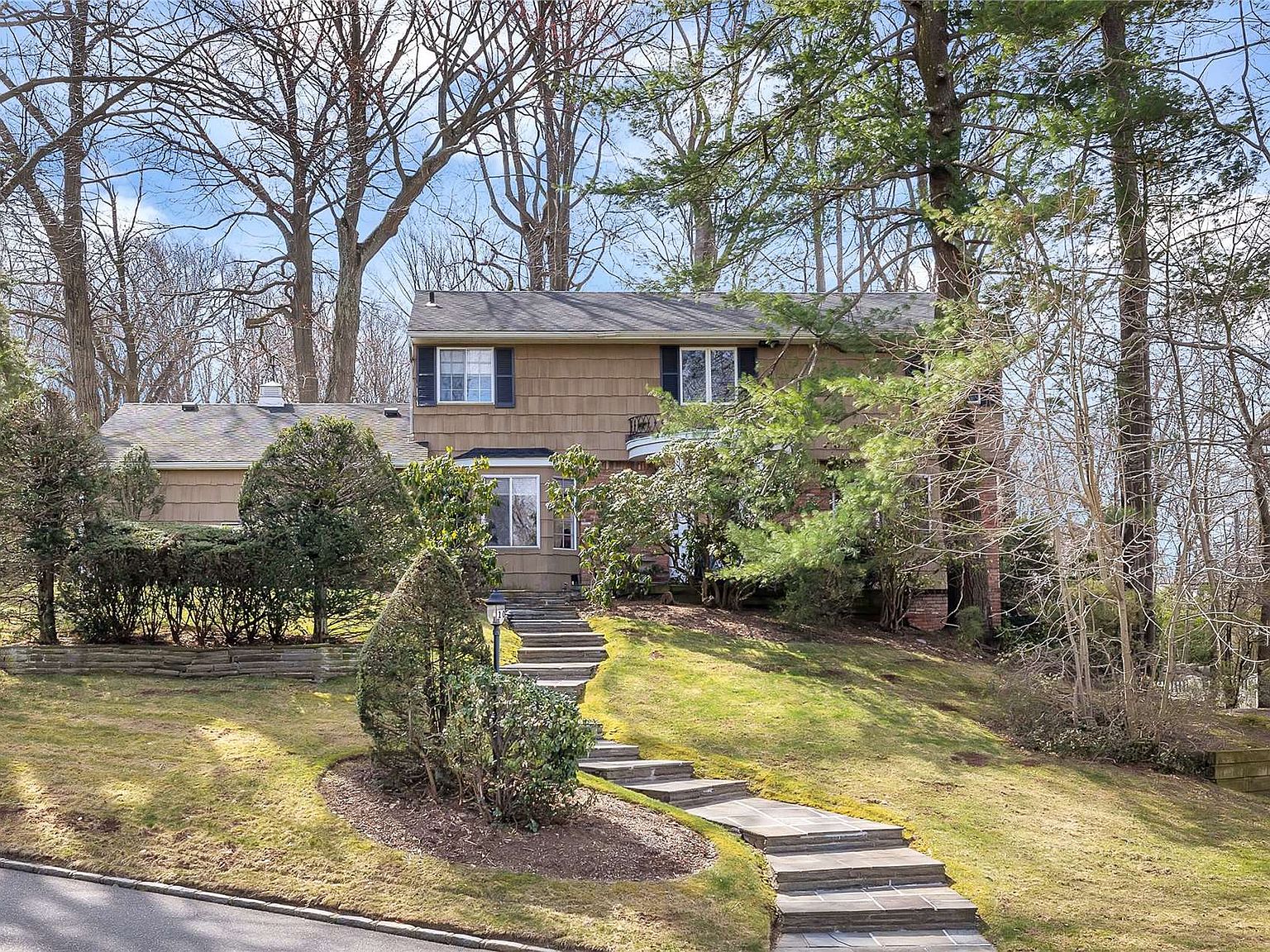 10 Cardinal Drive, Roslyn, NY 11576 Zillow