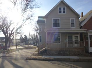 726 E 22nd St, Dubuque, IA 52001