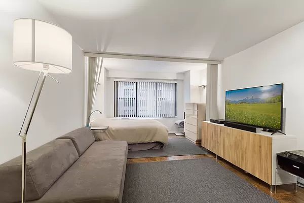 1st image of 220 E 57th St APT 9E
