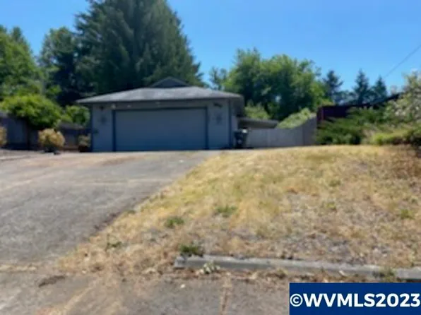 1385 Poplar St, Sweet Home, OR 97386