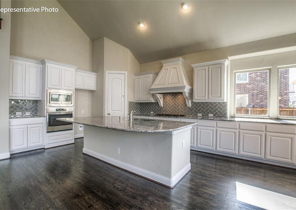 2nd image of 4513 Cirrus Ln