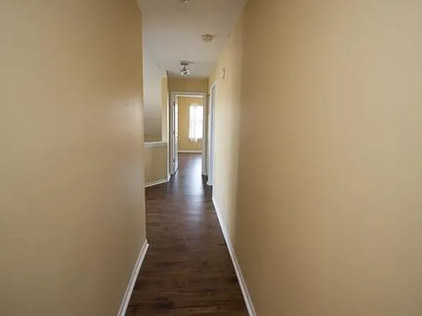 4424 W Quill Ln, Waukegan, IL 60085