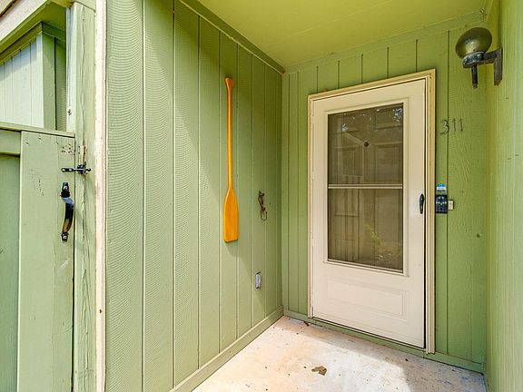 3rd image of 311 Dryden Ln