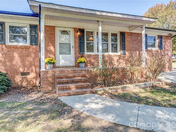 3rd image of 311 Bell Rd