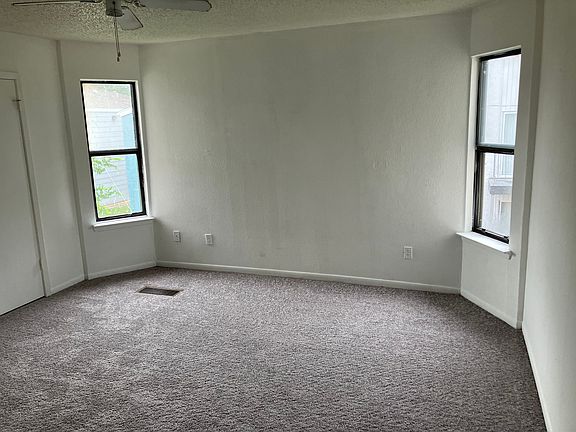 4th image of 3413 Victoria Cir APT A