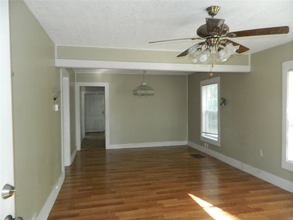 4th image of 43 Florida Ave