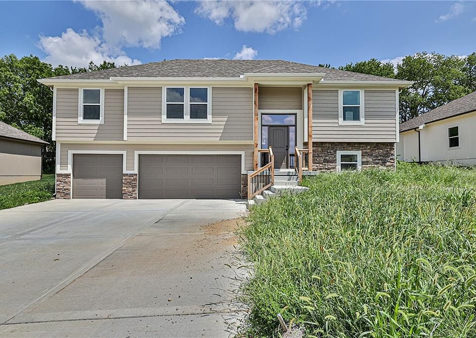 1st image of 1121 NW Aspen Ct