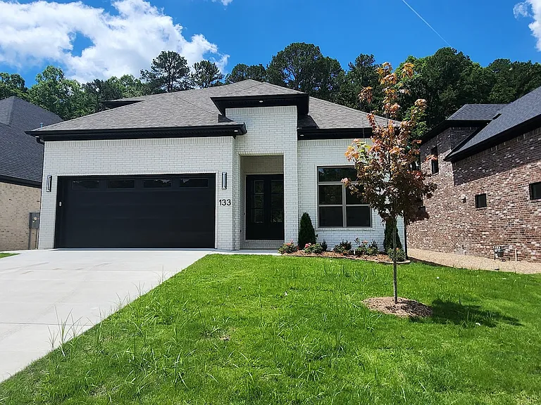 133 McKinley Cir — Photo 2