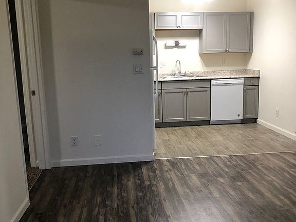 2nd image of 409 22nd St SE APT B