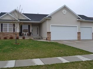 870 Juniper Ave, Robins, IA 52328