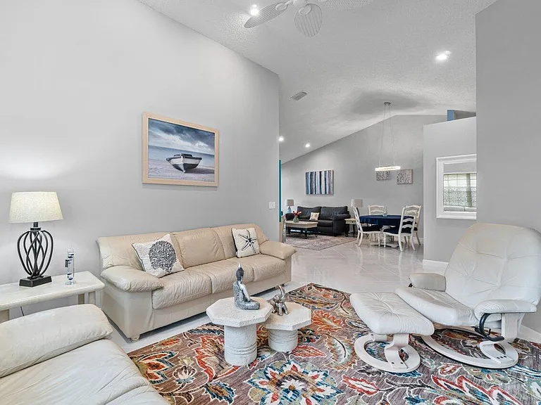 7916 Coral Pointe Dr — Photo 13
