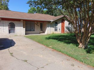 206 Dogwood St, Lake Jackson, TX 77566