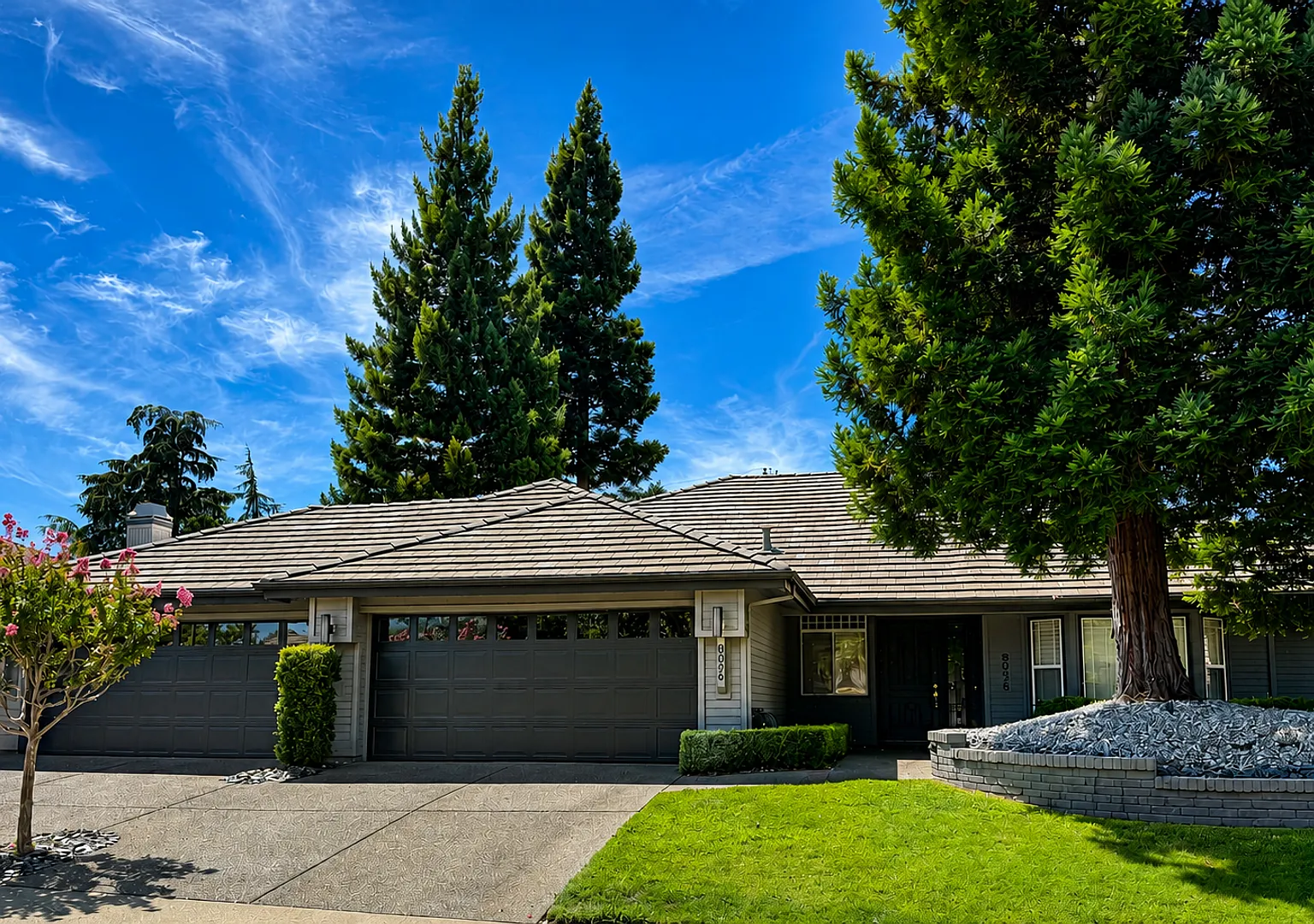 Landscaper's Paradise: Charming 4-Bedroom Home in Highland Hills Fair Oaks — Photo 1