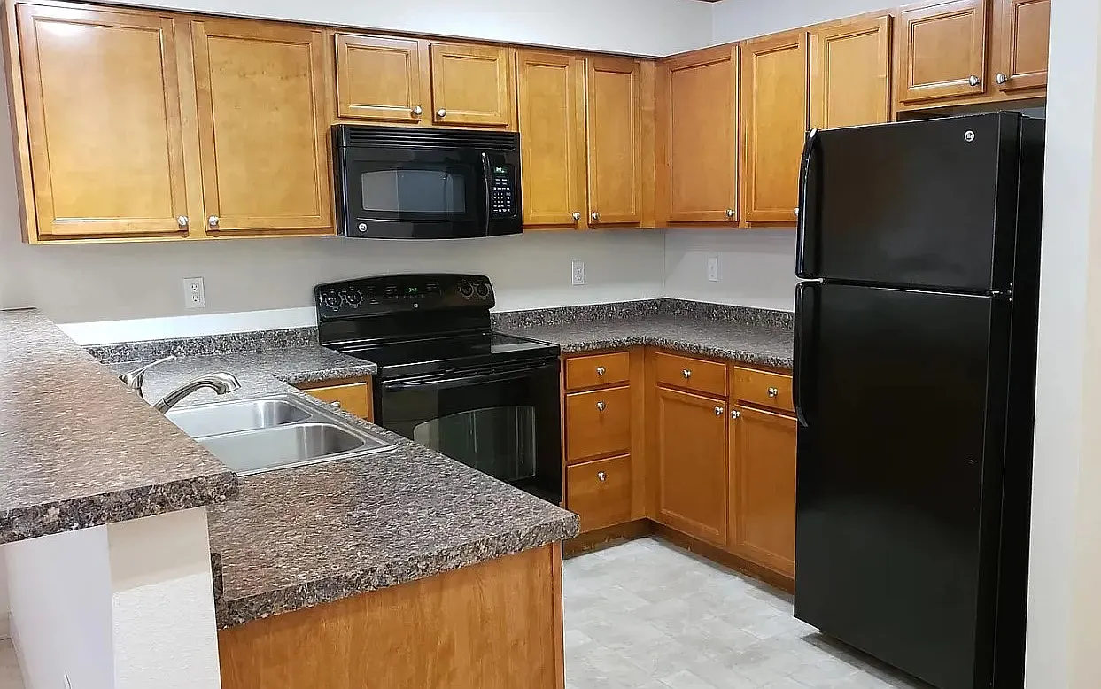 Black Rock Court Apartments — Photo 1