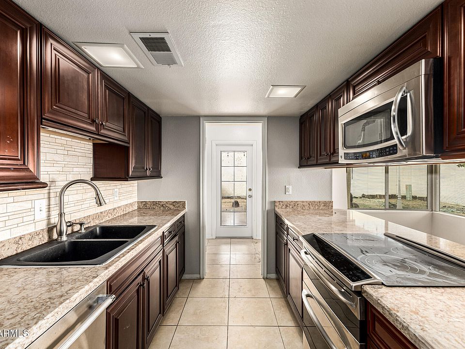 1st image of 3108 W CLINTON Street