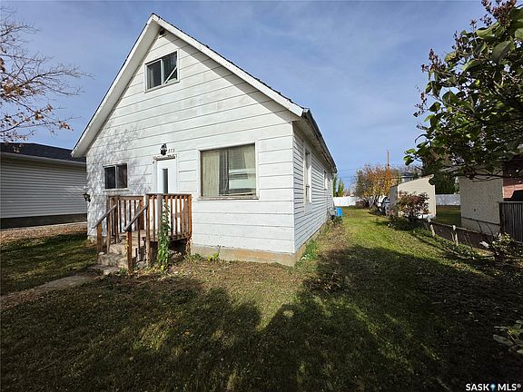2nd image of 373 6th Avenue E