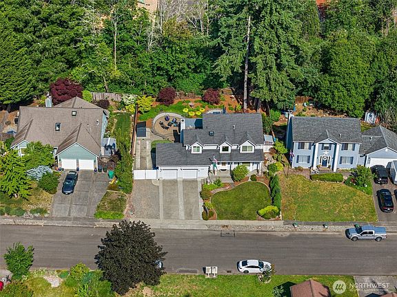 3rd image of 1228 Tabitha Court NW