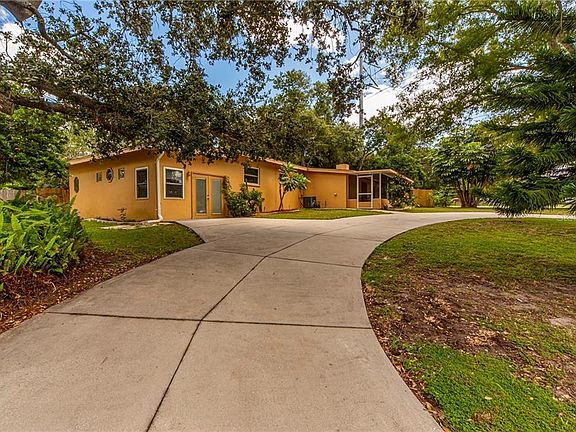 2nd image of 1281 Forrest Hill Dr