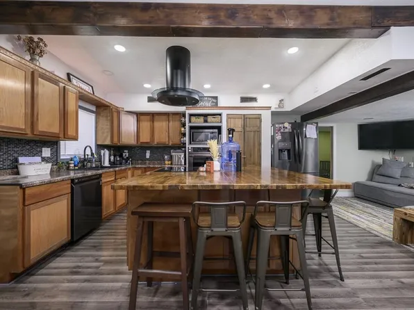 300 Park St, Linwood, KS 66052