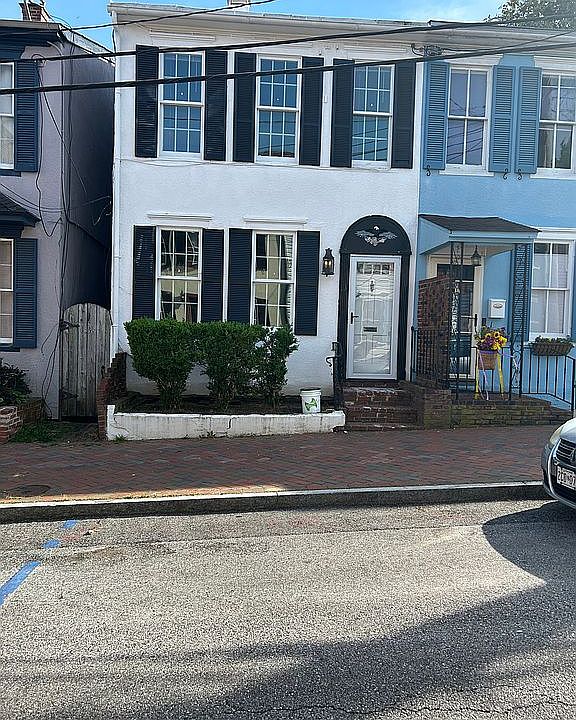 1st image of 13 Cornhill St