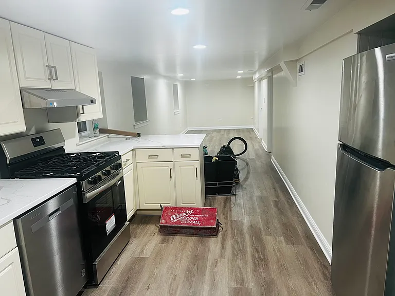 4443 W Montana St #BASEMENT — Photo 9