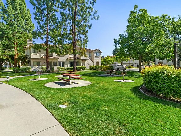 2nd image of 1294 Tea Rose Cir