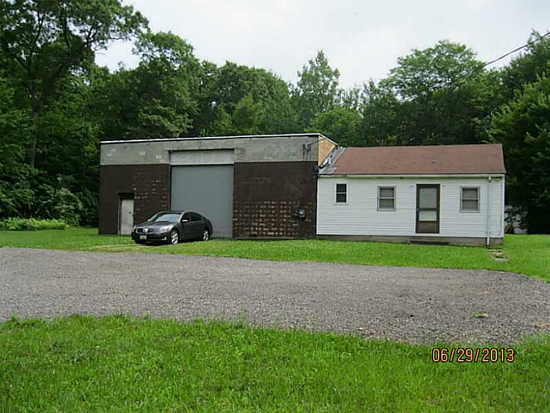 2nd image of 221 W Reservoir Rd