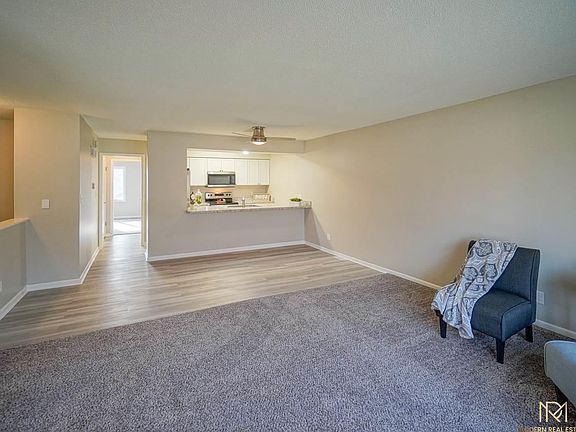 5th image of 914 Carriage Way
