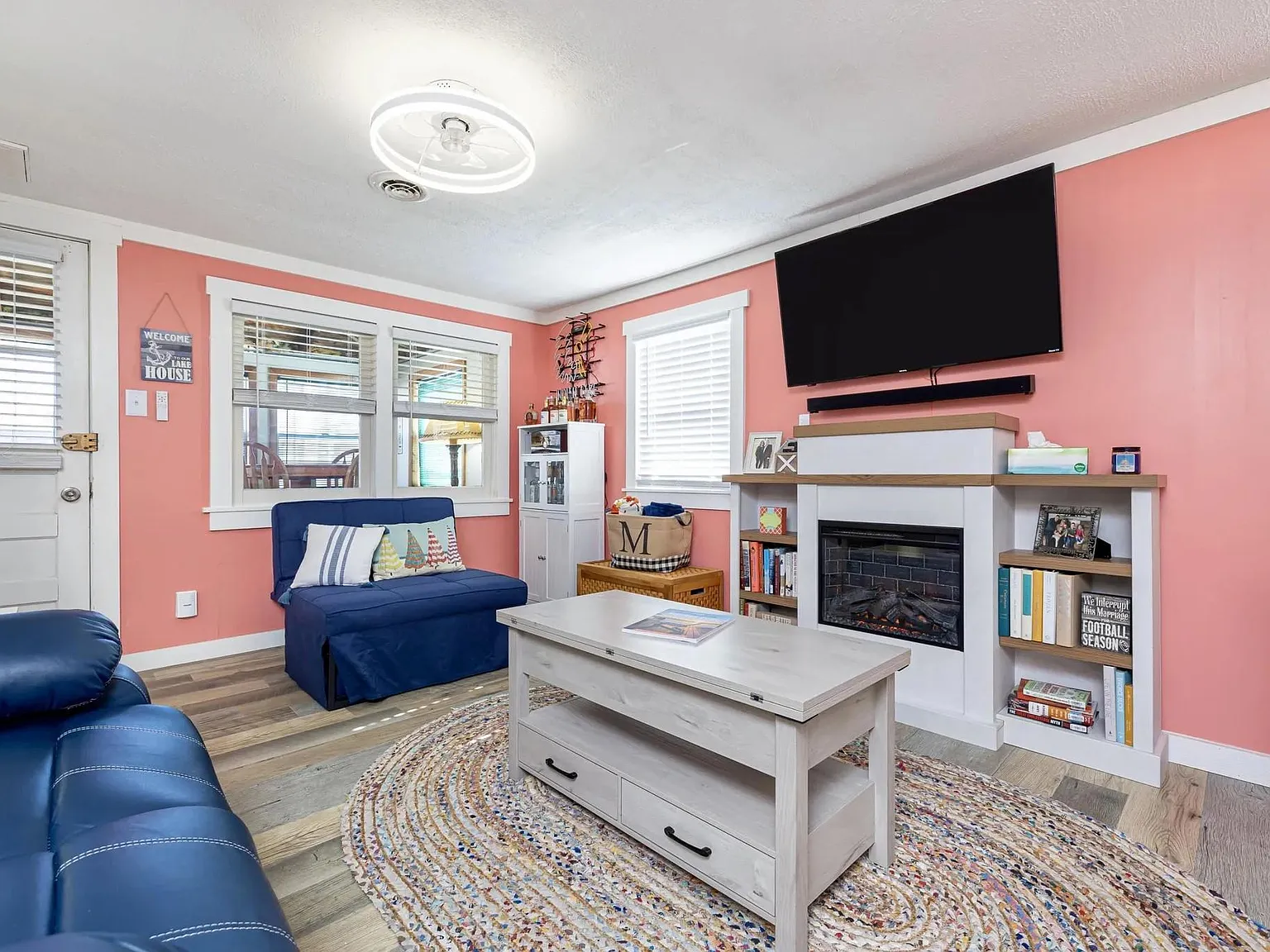 2 bed, 700 sqft, $2,000 — Photo 2