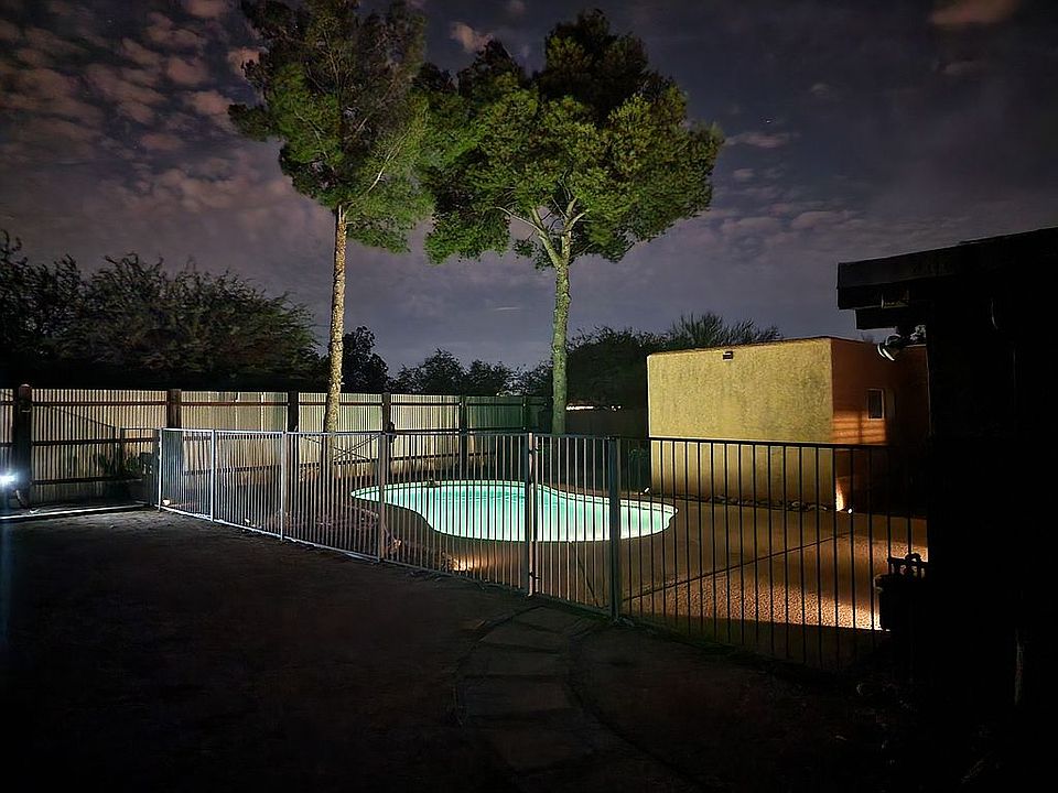 1st image of 2542 N San Carlos Pl