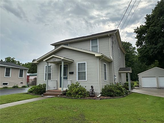 3rd image of 47 Walnut St N