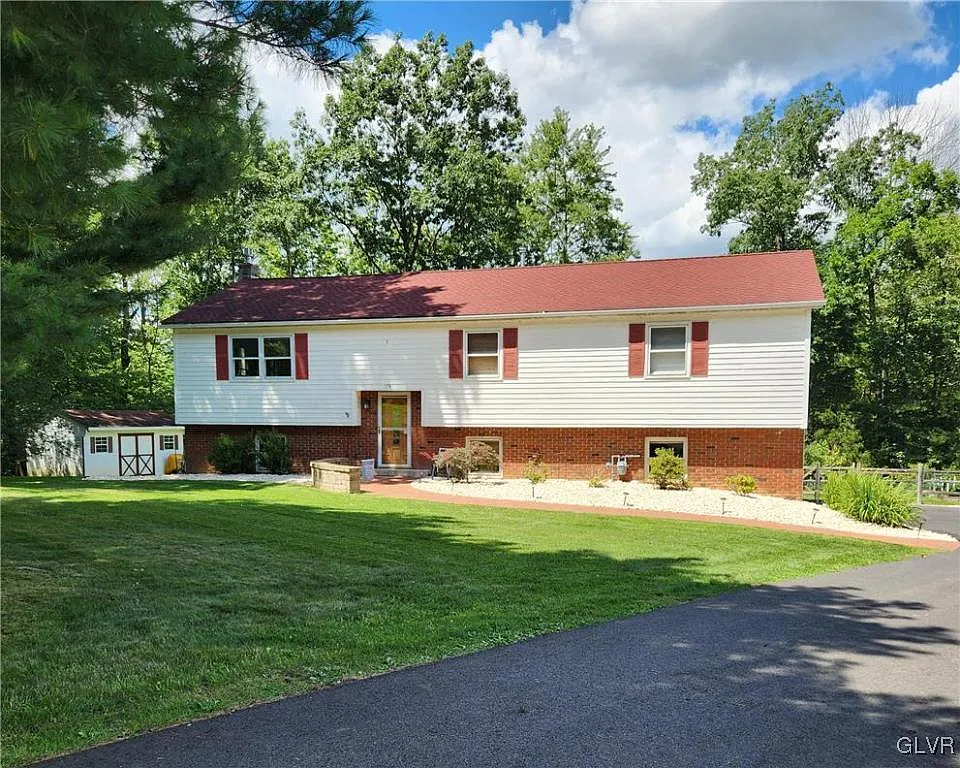 178 Hillside Dr photo 1
