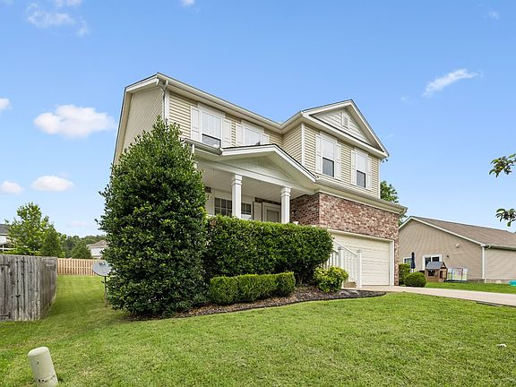 4th image of 121 Cavalier Dr