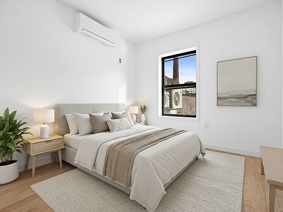 5th image of 33 N Oxford St APT 2