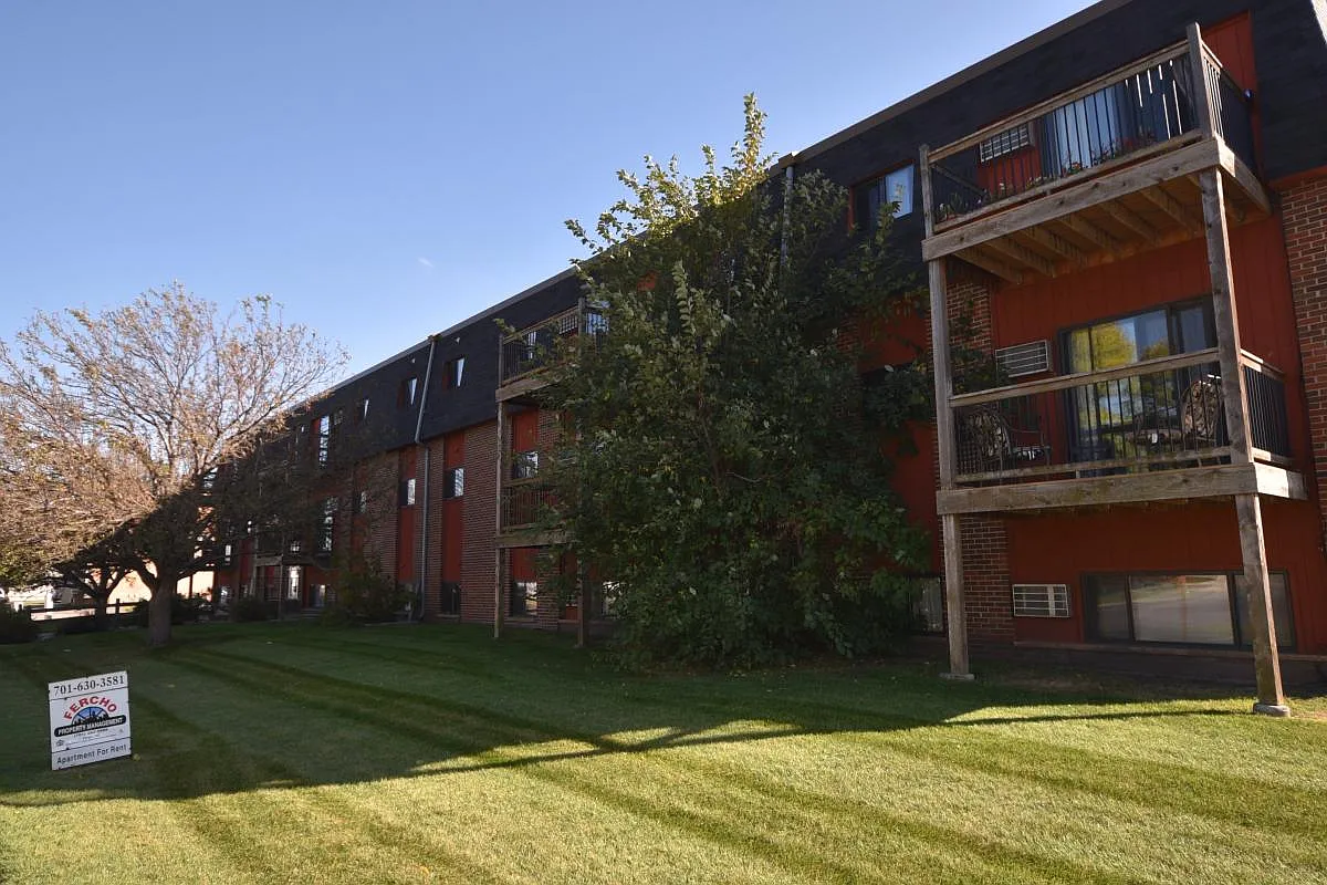 2 bed, 800 sqft, $690 — Photo 1