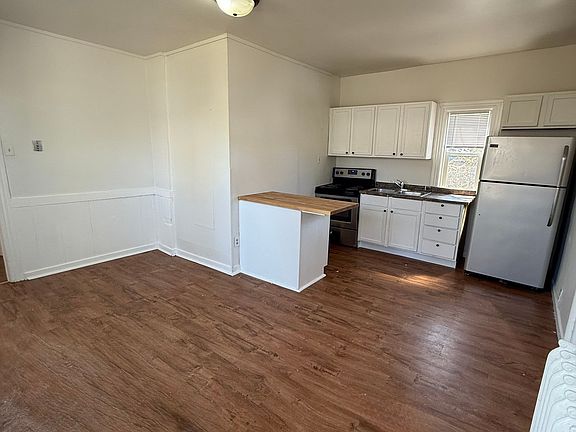 5th image of 1127 Ross Ave APT 1