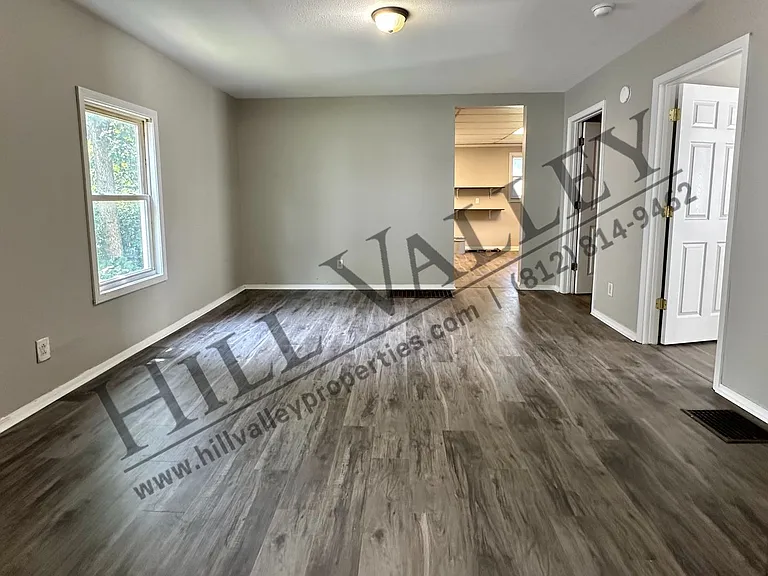 1505 S 10th St — Photo 8