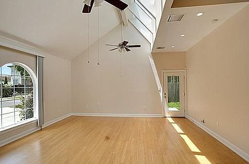 2nd image of 524 Jefferson Ave