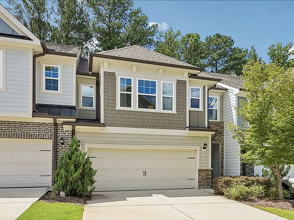 3rd image of 605 Newlyn Dr