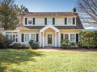 761 Plandome Rd, Manhasset, NY 11030