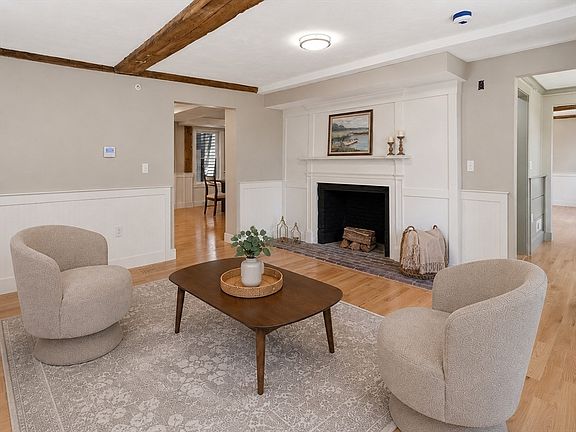 4th image of 164 Main St Unit B
