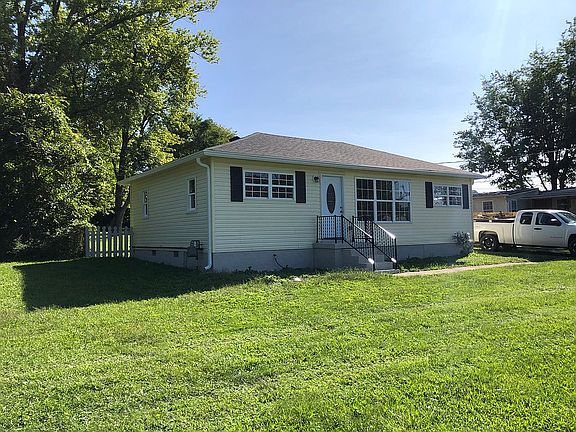 3rd image of 376 Southland Dr