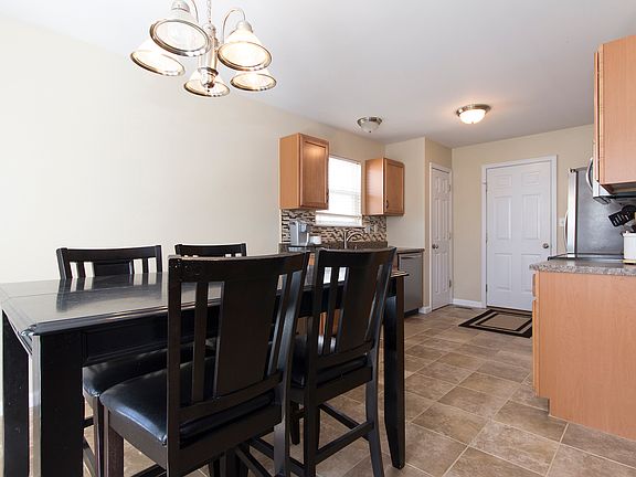 5th image of 457 Dames Park Dr
