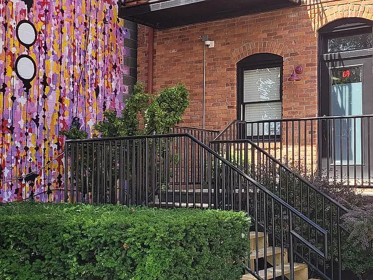 1 bed, 1000 sqft, $1,300 — Photo 1