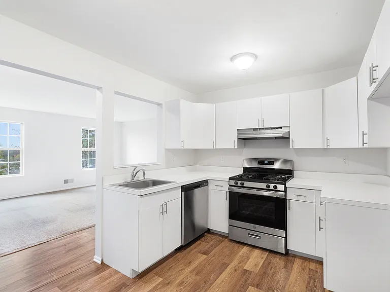 701 Tallwood Ln — Photo 7