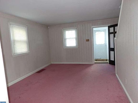 2nd image of 608 Ashland Ave