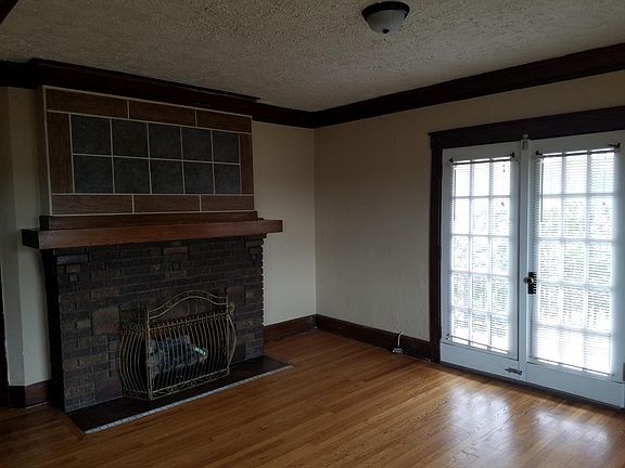 2nd image of 2922 Jackson St APT 11