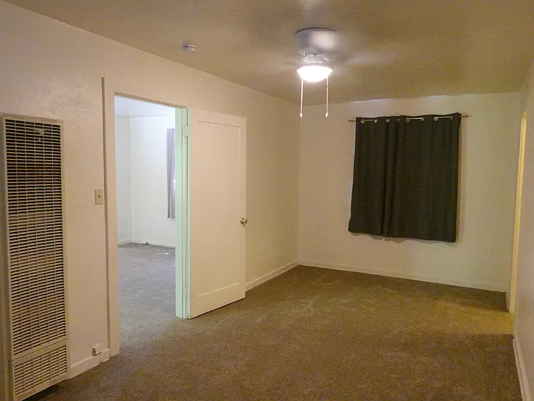 608 1/2 Sierra Blvd #A — Photo 11