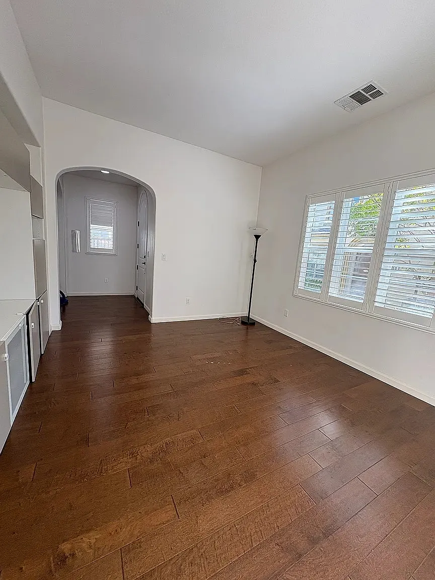 1016 Applewood Drive — Photo 3