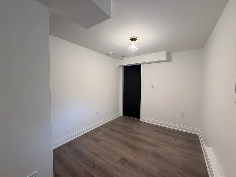 184 Ottawa St S #1 — Photo 17